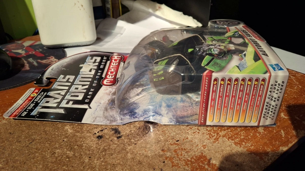 Hasbro Transformers Dark of the Moon MechTech Autobot Skids Figure 2010 Ages 5+