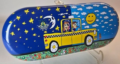 Brillenetui, James Rizzi, Taxi and some pigeons