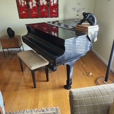 Samick SG185 Baby Grand Piano &mdash; Black Lacquer &mdash; Appraised at $8,000
