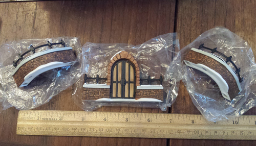 Dept. 56 Heritage Village Collection Church Yard Gate and Fence 5806-8 - Picture 2 of 6