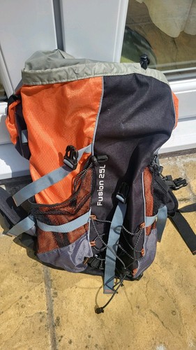Hiking/Walking/Camping Rucksack 25L (Black/Red)