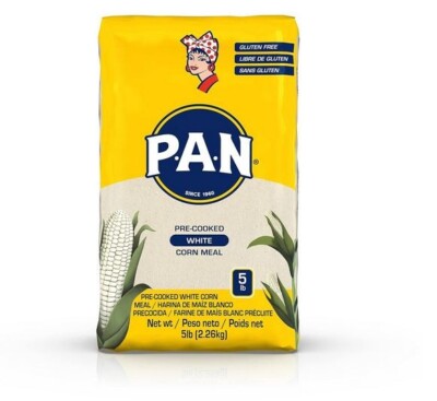 White Corn Meal   Pre-cooked Gluten Free and Kosher Flour for Arepas (5 lb/Pack