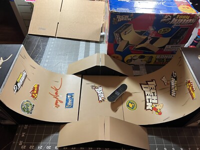 Vintage Tech Deck Tony Hawk Skatepark Vert Ramp #3894  With Box