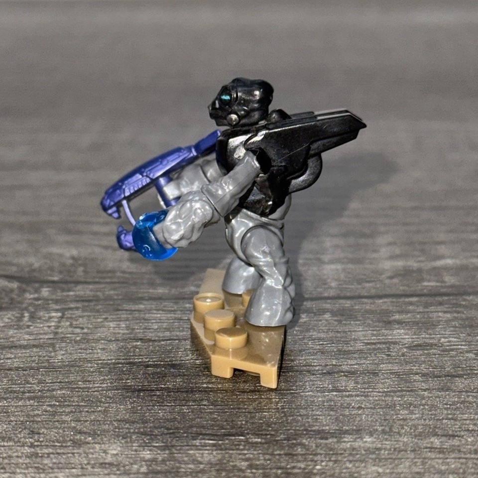 Mega Halo 97158 Red UNSC Spade Covenant Grunt Spec Ops Black Figure ...