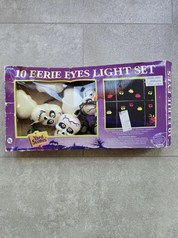 VTG 90s HALLOWEEN 10 EERIE EYES LIGHT STING FUN WORLD SKULL HEADS - Image 2 of 4