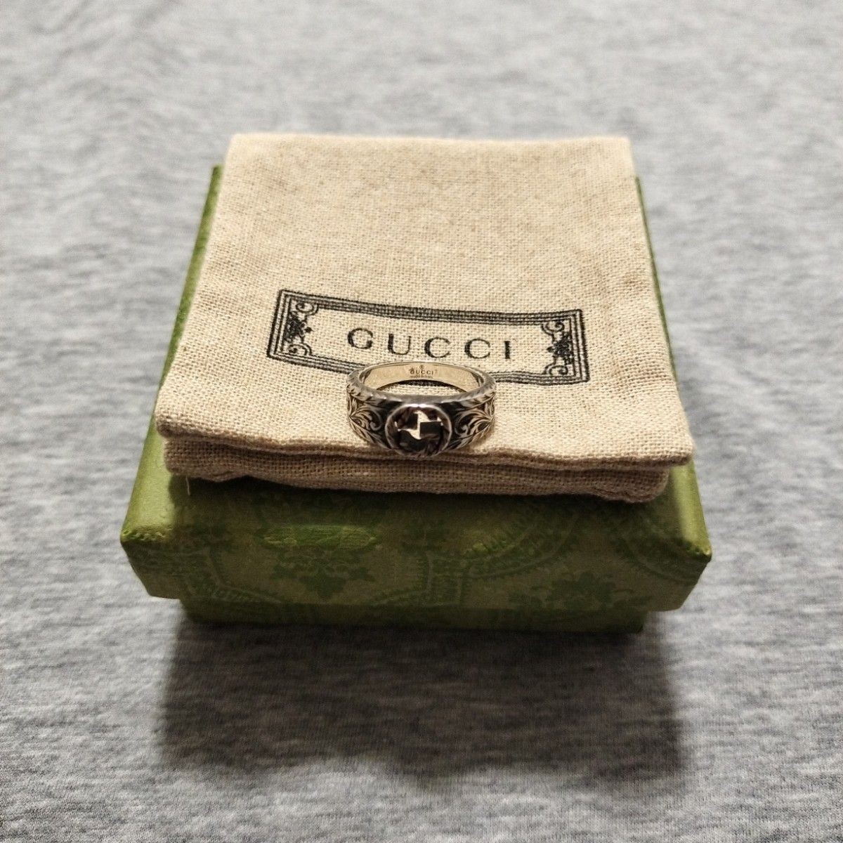 GUCCI Interlocking G Arabesque Ring sterling silv… - image 1