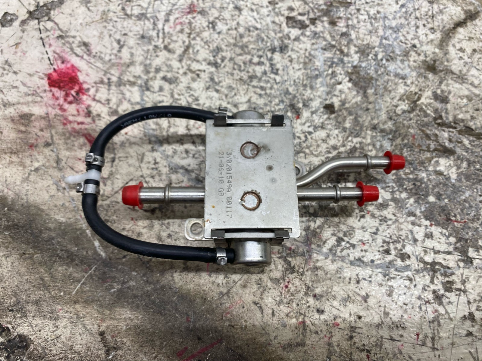 2010-2020 BENTLEY MULSANNE OEM 6.8L RWD FUEL PRESSURE REGULATOR PUMP 3Y0201549