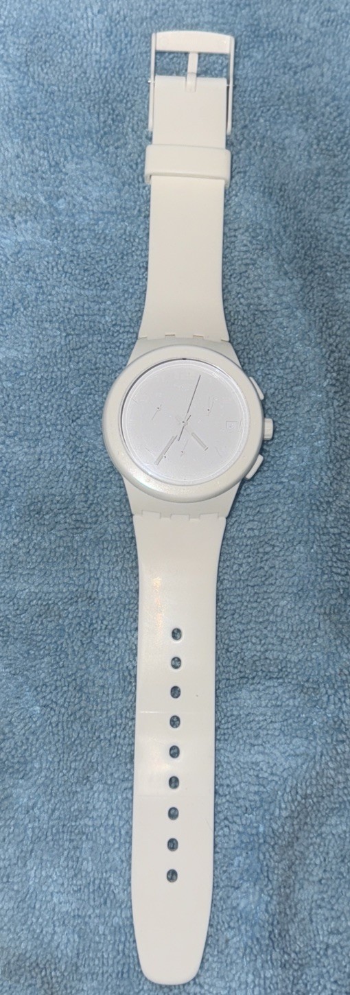 SWATCH CHRONO PLASTIC " BASIC WHITE "   Very CLEAN - image 1