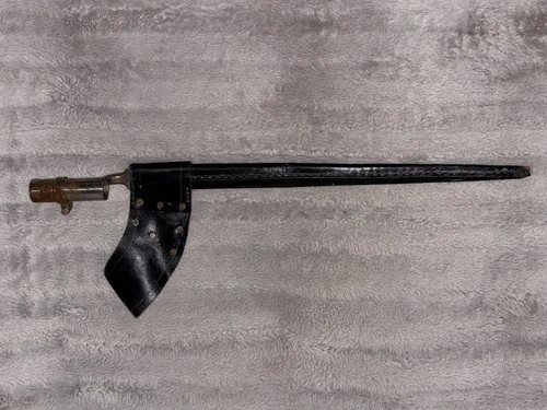 Civil war / war 1812 bayonet with leather scabbard