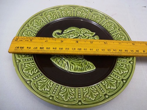 Antique Majolica Plate Platter Ceramic Wall Hanging King Head Embossed Porcelai - Picture 8 of 8
