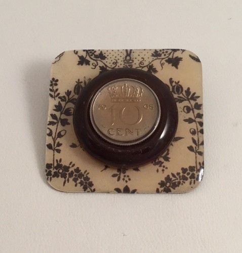 Vintage Jewellery Metal Brooch Pin with Souvenir Coin 1968 Nertherlands Dutch
