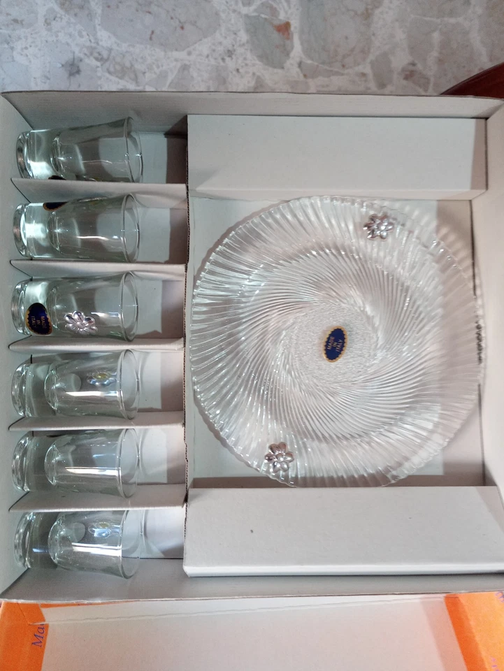 Piatto decorato e 6 bicchierini vintage argento - Immagine 2 di 4