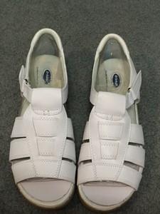 white dr scholls sandals