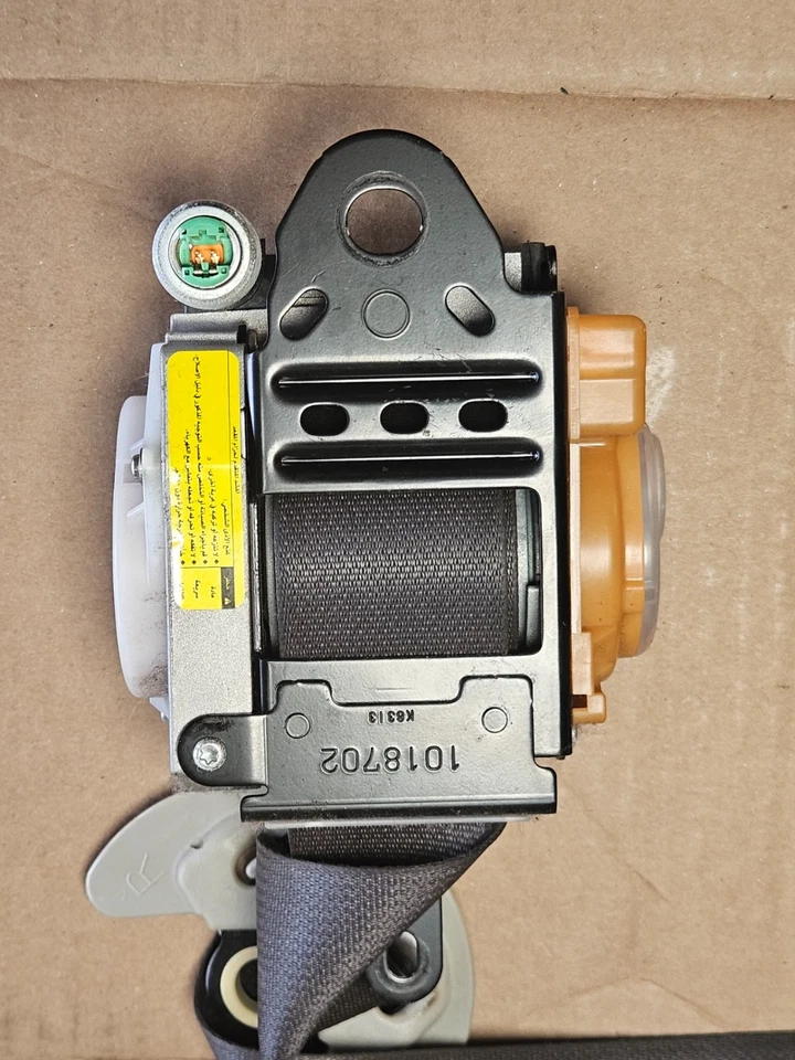 Cinturones de seguridad delanteros Scion TC 2005-2010 (OEM) negros (sin desplegar) Foto 3 de 4