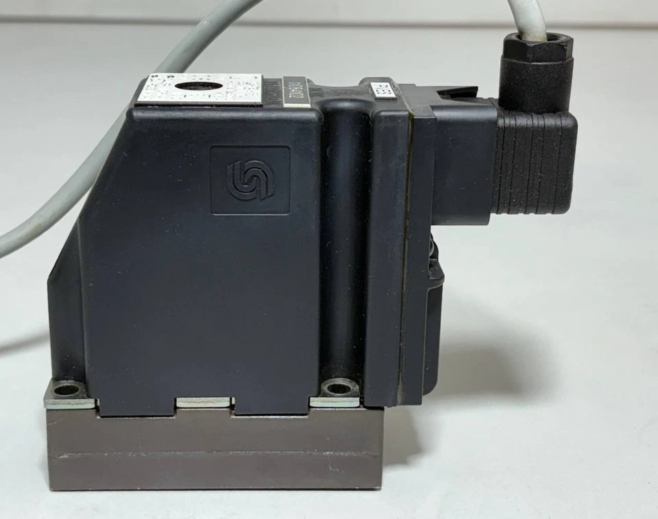 Sauer-Danfoss 11084102 PVES Actuation - Image 4 of 4