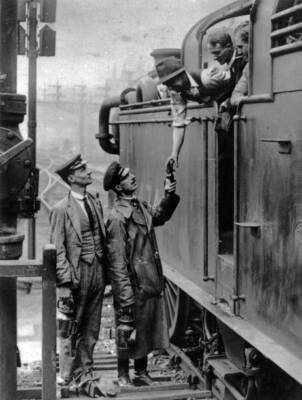 Volunteer Enginemen Exchange Greetings And Beer 1926 Old Photo