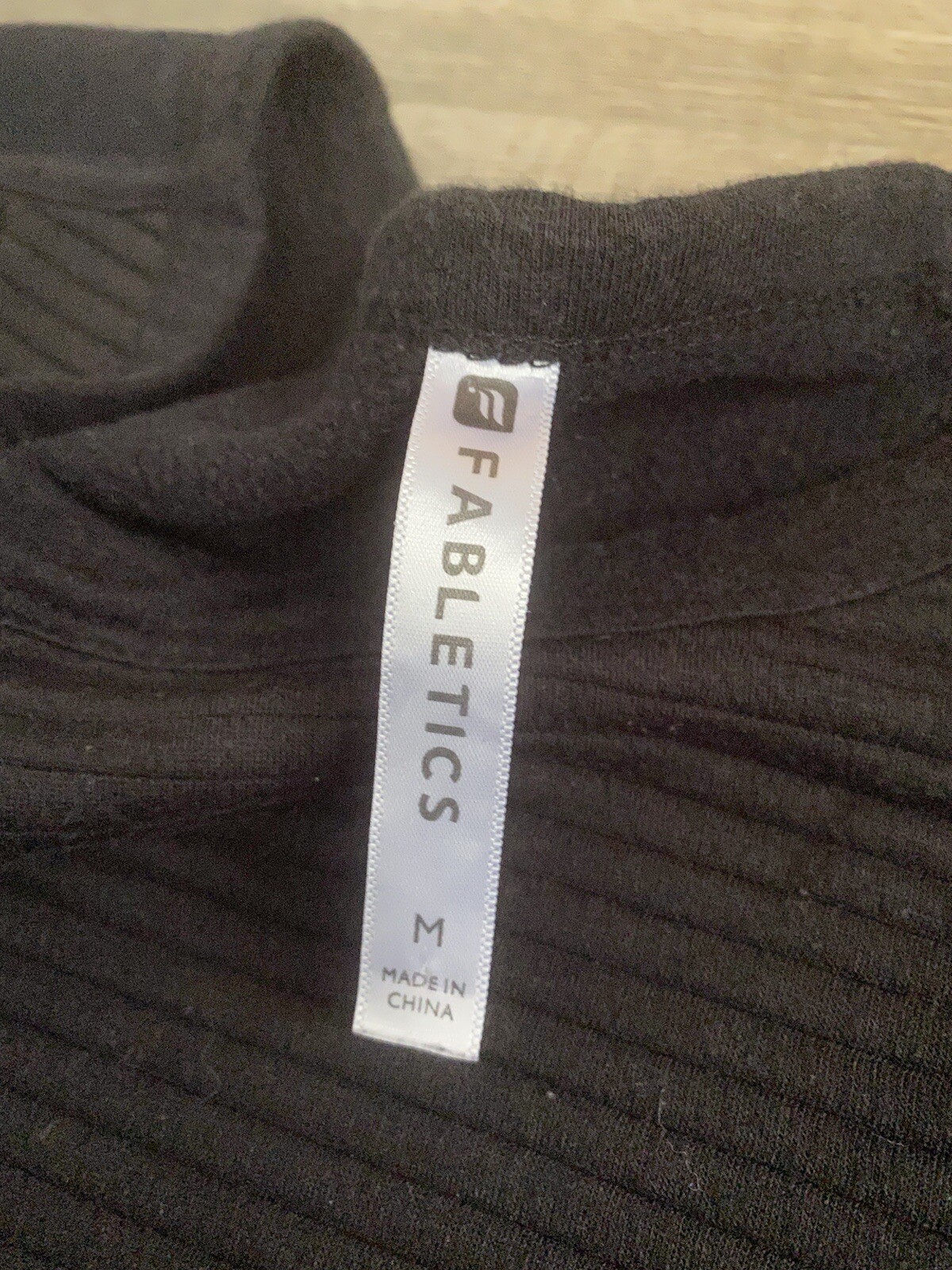 Fabletics Medium Black Ribbed Quilted Textured Pu… - image 4