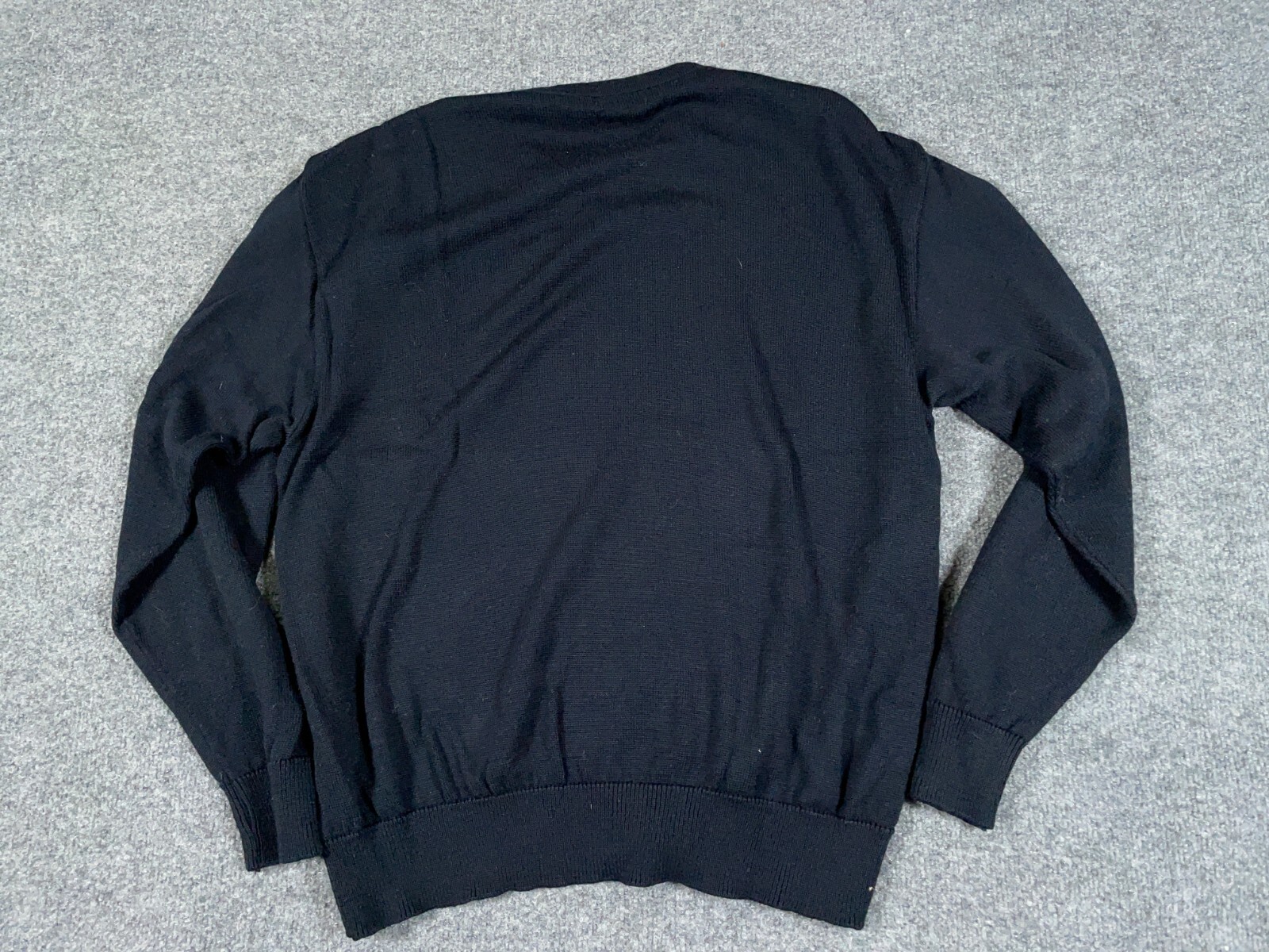 Cooper Canada Diamond Pattern V-Neck Sweater Adul… - image 2