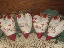 Red Cherry Kitchen 4 Appliqued Hearts Handmade Valentine Gift Wreath Accents