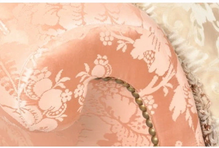 古董 Camelback Chippendale 风格沙发带雕刻桃花心木球和爪脚 — 第 3/4 张图片