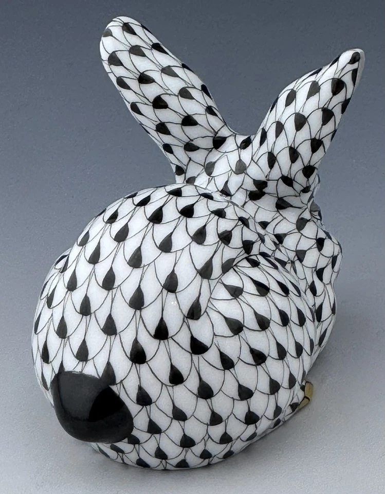 🦋 MINT HEREND Sleepy Bunny Rabbit Black Fishnet Figurine ($500 Retail) - Image 4 of 4