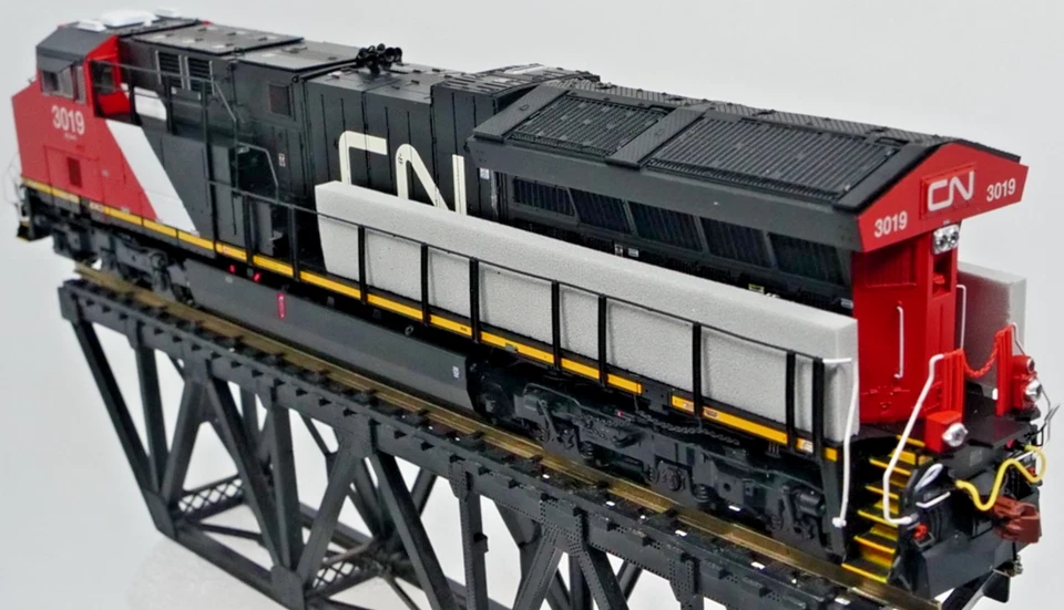 Scaletrains SXT30500 HO Canadian National CN 3019 GE ET44AC DCC Lok Sound Loco - Image 3 of 4