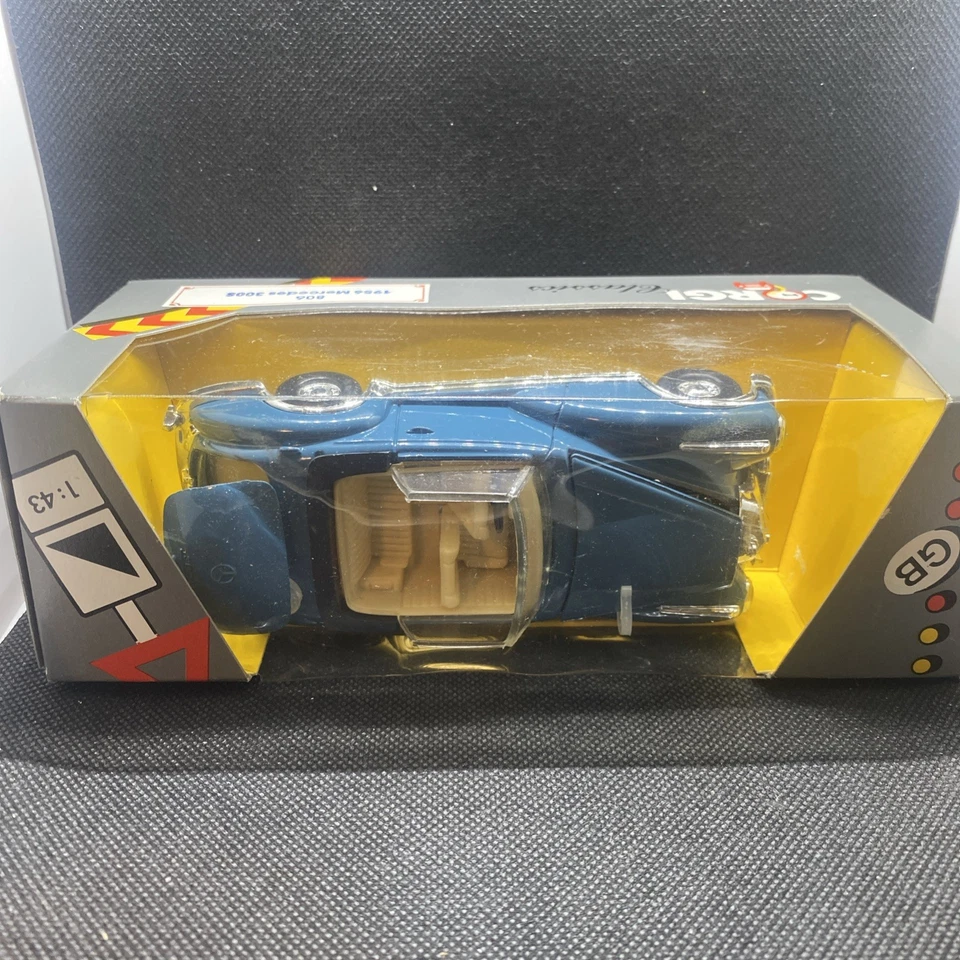 Corgi Classics 806 Mercedes-Benz 300S Cabriolet 1956 Boxed - Image 2 of 4
