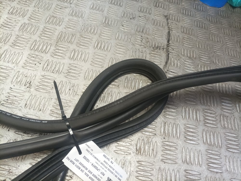 BMW 3 Series E90 Rear Right Door Rubber Seal Weather Strip 7247259 