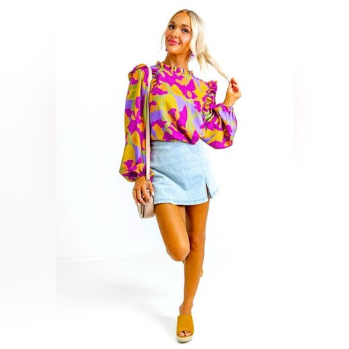 Fantastic Fawn Allure Ruffle Neck Abstract Colorful Floral Blouse M
