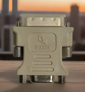 WIESON TECHNOLOGY DVI MALE TO HD15 VGA FEMALE VIDEO ADAPTER - New/Open Box