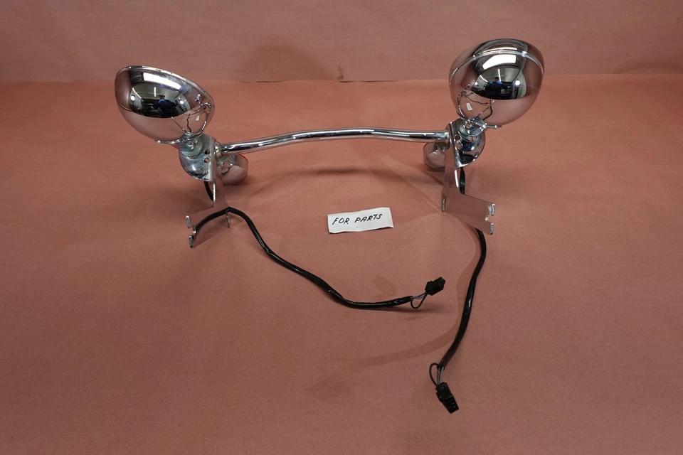 08-09 Harley Davidson Electra Glide Standard FLHT FRONT TURN SIGNAL LIGHT BAR - Image 4 of 4