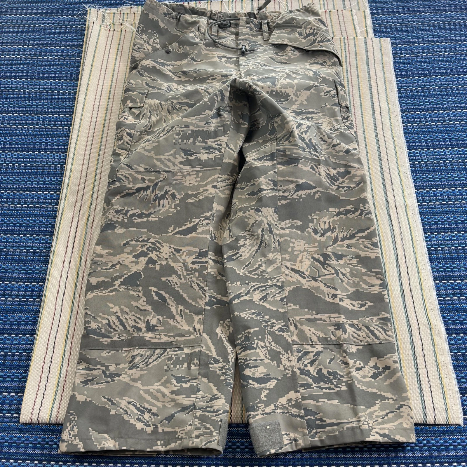 US Military Propper Rain Pants Mens Medium Short Gray Digital Camo APEC Trousers