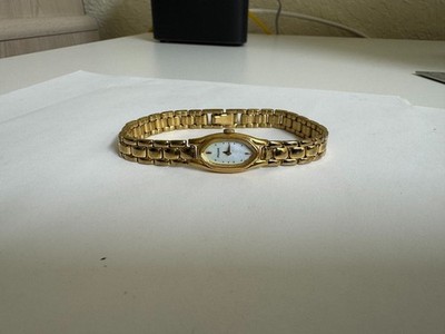 Pulsar by Seiko Women's Gold Tone Oval MOP Dial Watch V220-6380