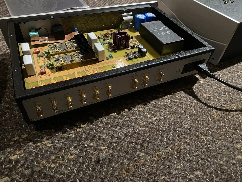 preamplificatore Spectral DMC15 - Immagine 4 di 4