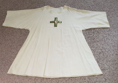 PRIEST CLERGY DALMATIC VESTMENT OFF WHITE W/GOLD CROSS