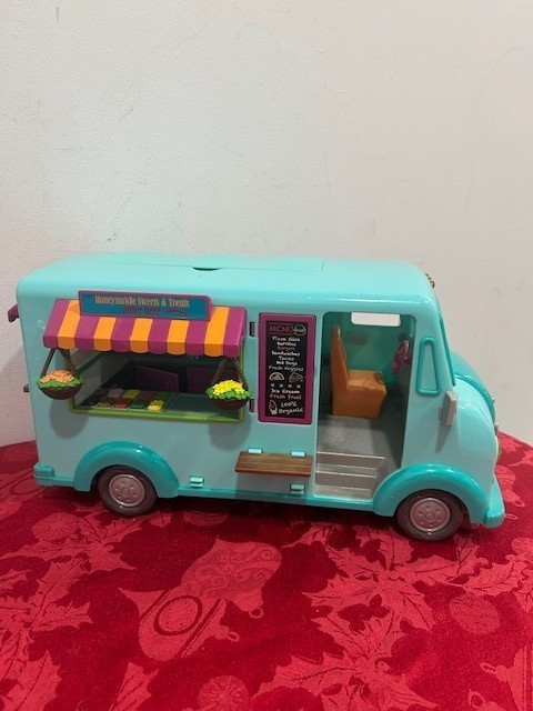 Lil Woodzeez Honeysuckle Sweets & Treats Food Truck - Excellent Condition