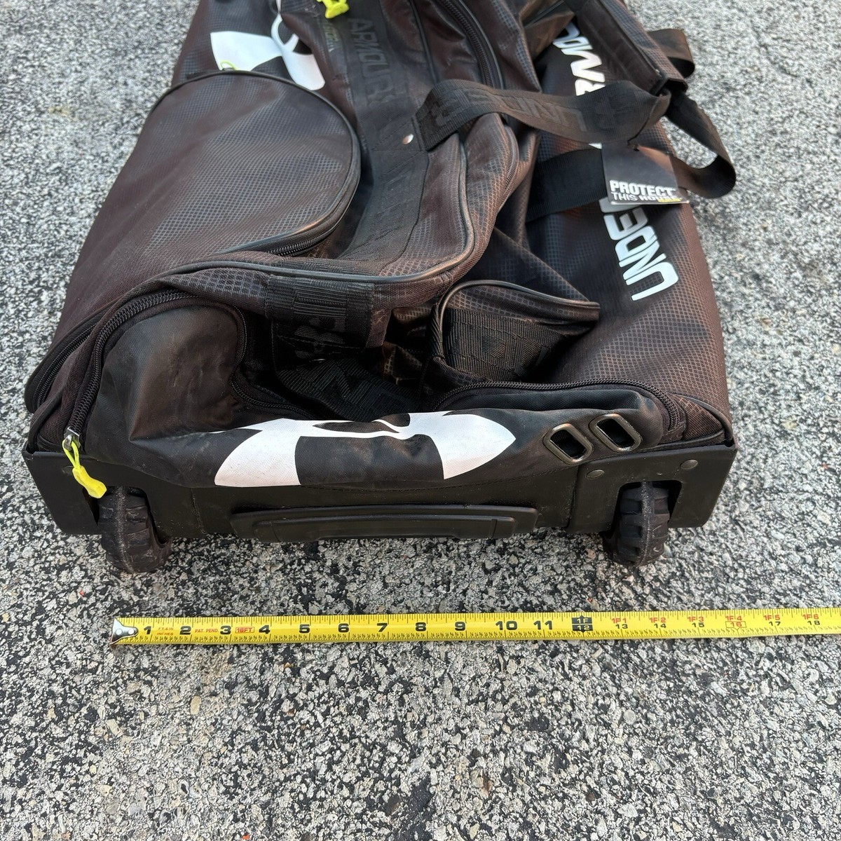 Under Armour XX Large Rolling Coaches Equipment Travel Sports Bag