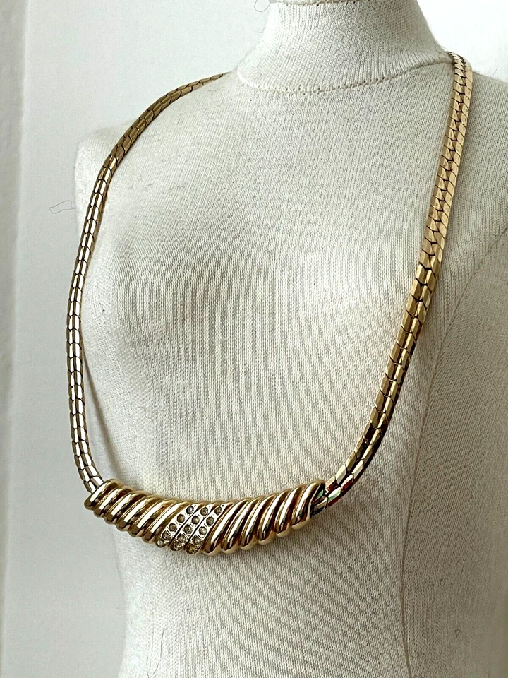 Superbe Collier Ras du Cou vintage doré strass AVON 41,5cm état Neuf 💛💛💛 - Photo 2/4