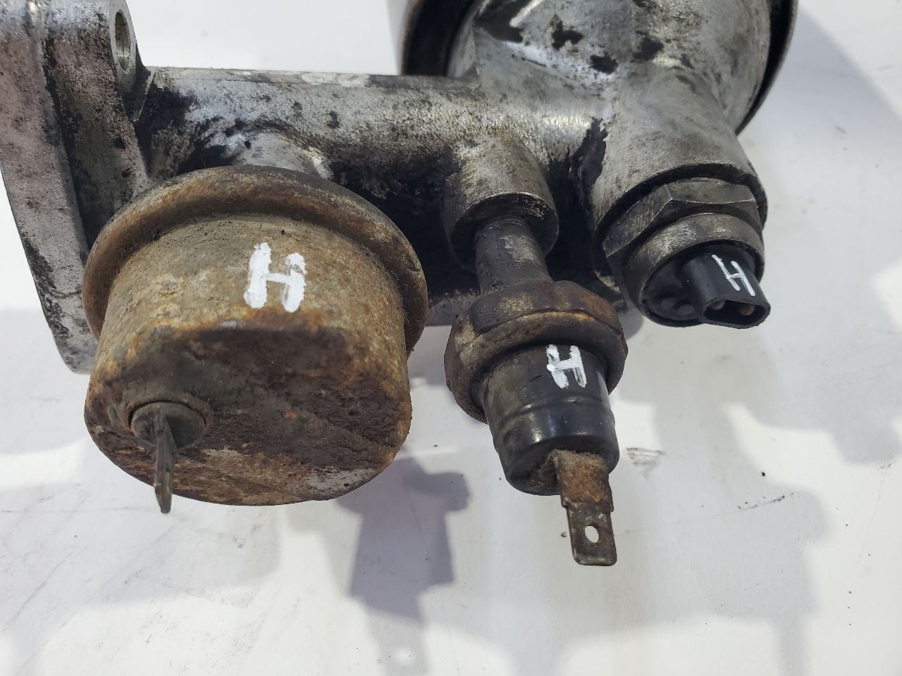 1980 Rolls Royce OEM Oil Filter Housing Base V8 6.75I