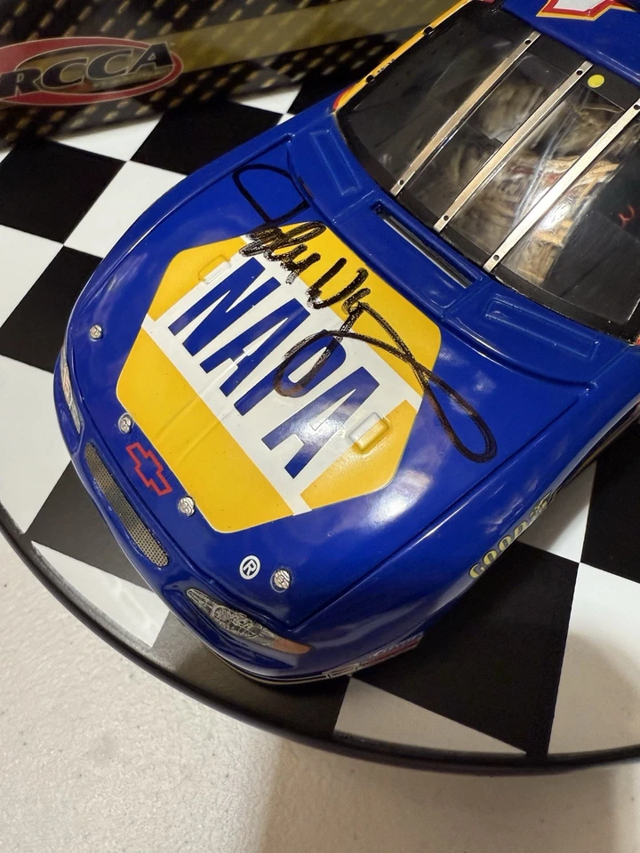 RARE SIGNED Michael Waltrip ELITE #15 NAPA DAYTONA 500 WIN 2004 1:24 Diecast - Image 3 of 4