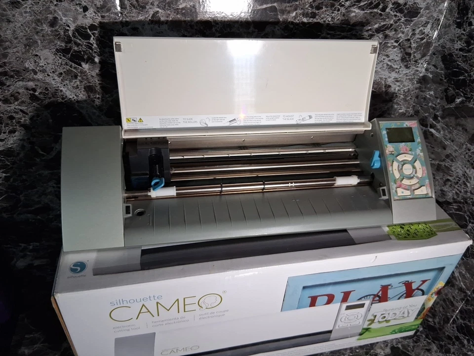 SOMENTE cortador camafeu silhueta original - Imagem 4 de 4