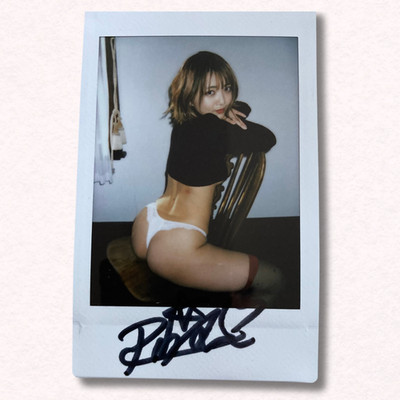 Riko Hoshino Cheki Instax Polaroid Photo Autographed Signed No.2