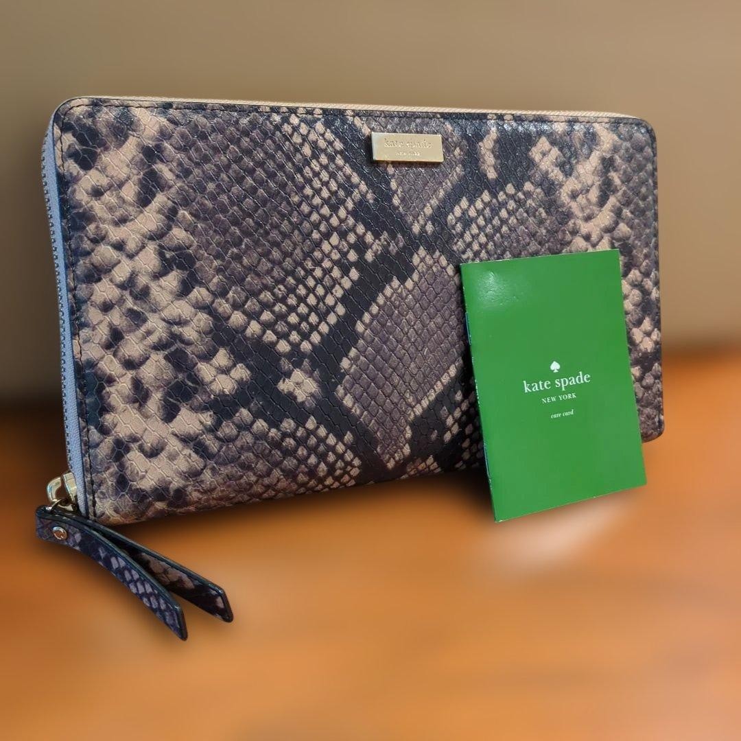 ✨Extremely beautiful item✨Katespade python wallet… - image 1