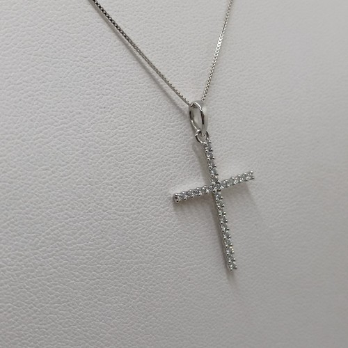 COLLANA DA DONNA CON CIONDOLO CROCE IN ORO BIANCO 18KT E ZIRCONI 2,2 GR. (0328) - Foto 3 di 10