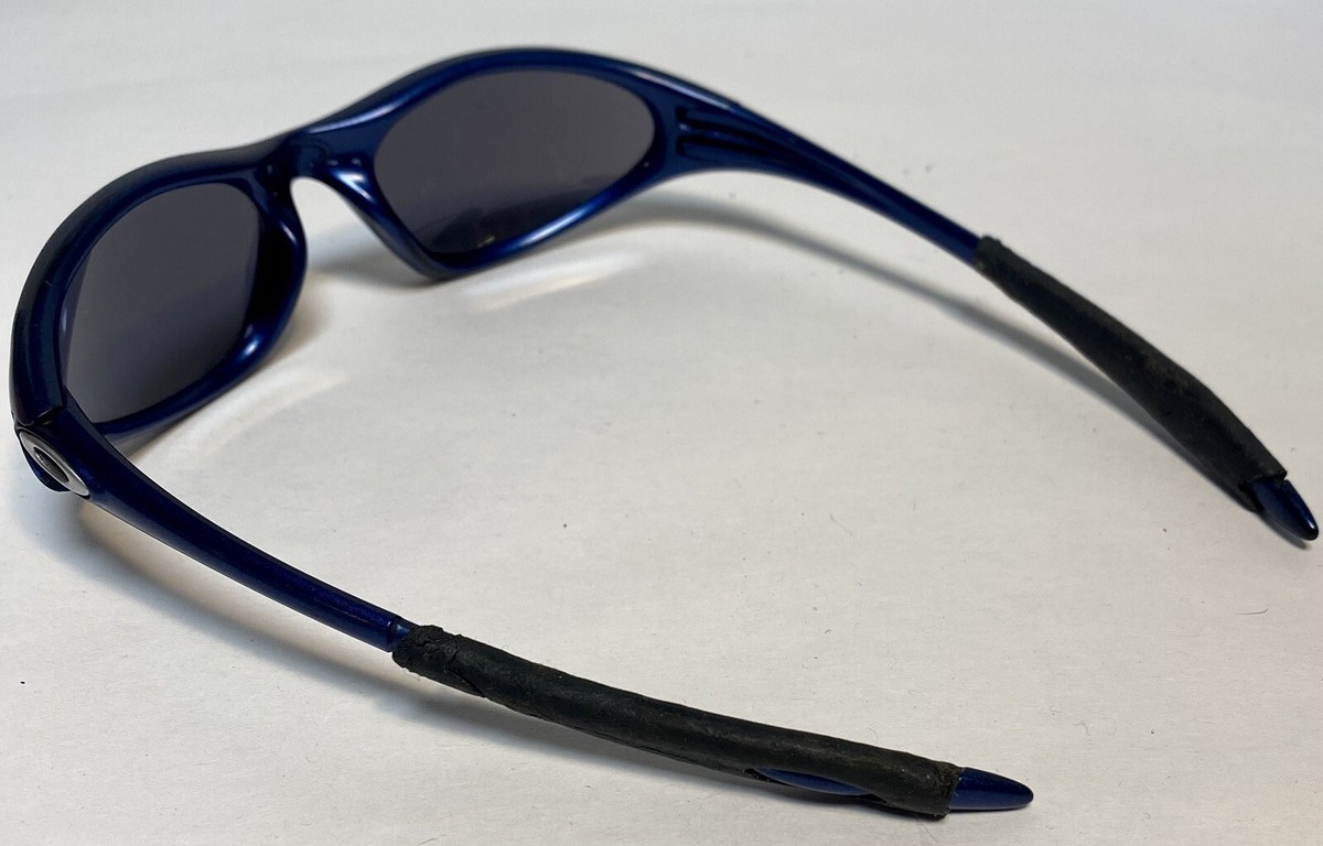 Oakley Minute 1.0 Code Blue/Black Iridium Sunglasses 2 Gen W Oakley Minute 1.0 Code Blue/Black Iridium Sunglasses 2 Gen W