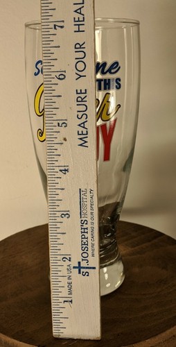 Beer Glass Novelty "Someone Get This Beer A Guy" ~7 InchHeight Barware DEC2020 - Picture 8 of 8