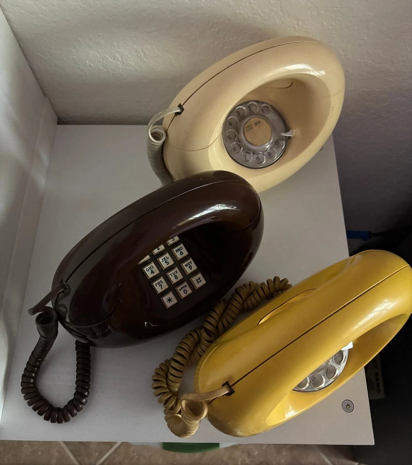 LOTE 3 TELÉFONOS DIFF DONUTS AÑOS 70 CREMA PLÁTANO AMARILLO Y CHOCOLATE MARRÓN EX ++   Foto 3 de 4