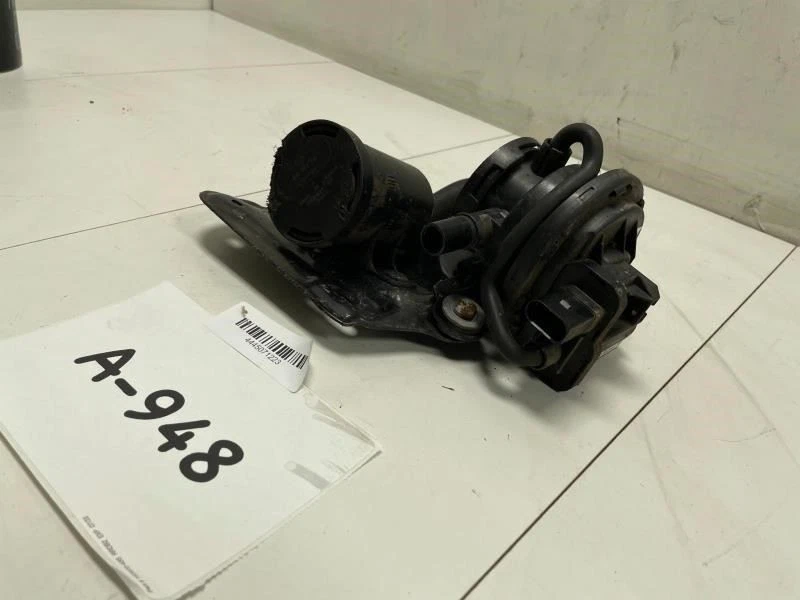 VASILHA DE CARVÃO VOLKSWAGEN RABBIT 2008 com BOMBA FABRICANTE DE EQUIPAMENTO ORIGINAL+ - Imagem 2 de 4