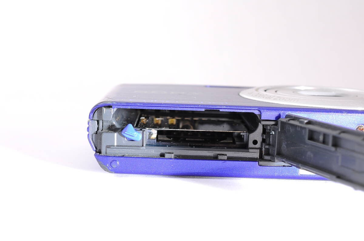 SONY Cyber Shot DSC-W610 Blue Digital Camera 4x Zoom 14.1MP