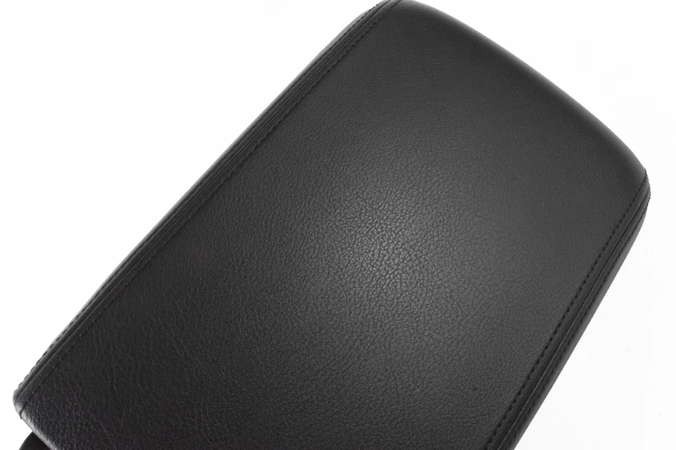 Volkswagen Passat 2012-2019 consola central cuero negro reposabrazos conjunto OEM Foto 2 de 4